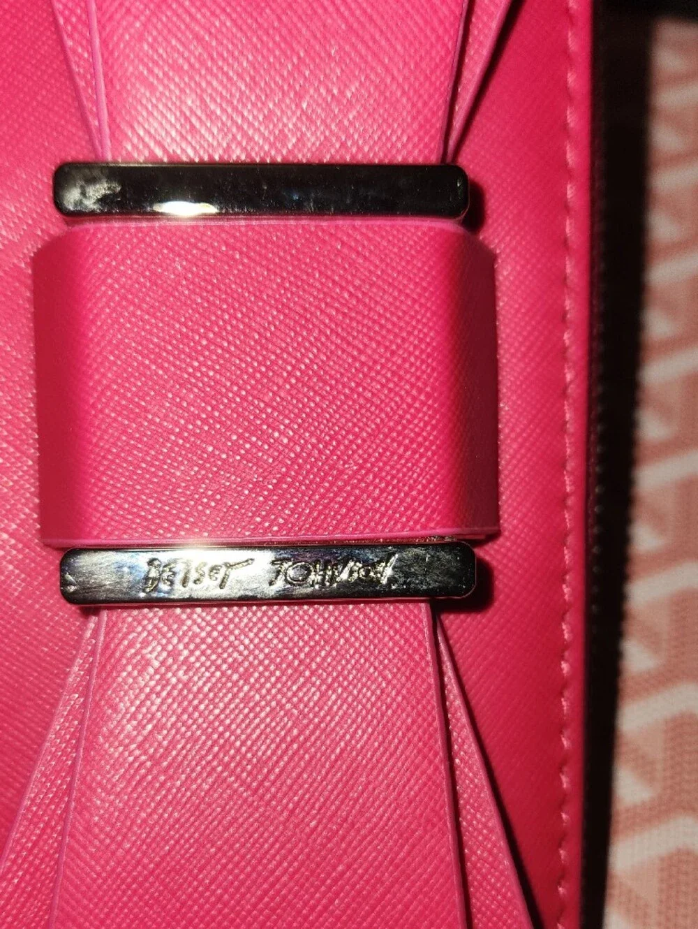 NWOT BETSEY JOHNSON Saffiano Leather Bow Wristlet - Hot Pink